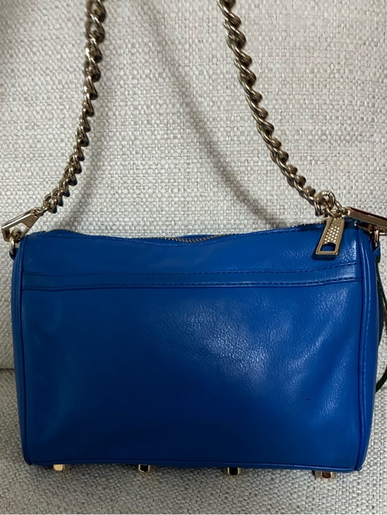 Rebecca
Minkoff EUC Blue Leather
Crossbody Bag, w/Silver-Tone
Accents - Picture 4 of 12